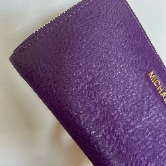 Vibrant purple Micheal Kors Wallet - Picture 3 of 3